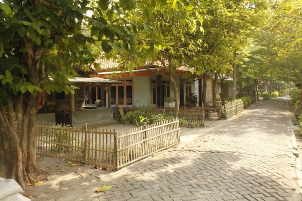 PANTAI PASIR PERAWAN: Sensasi Wisata Pantai Kuta di Jakarta