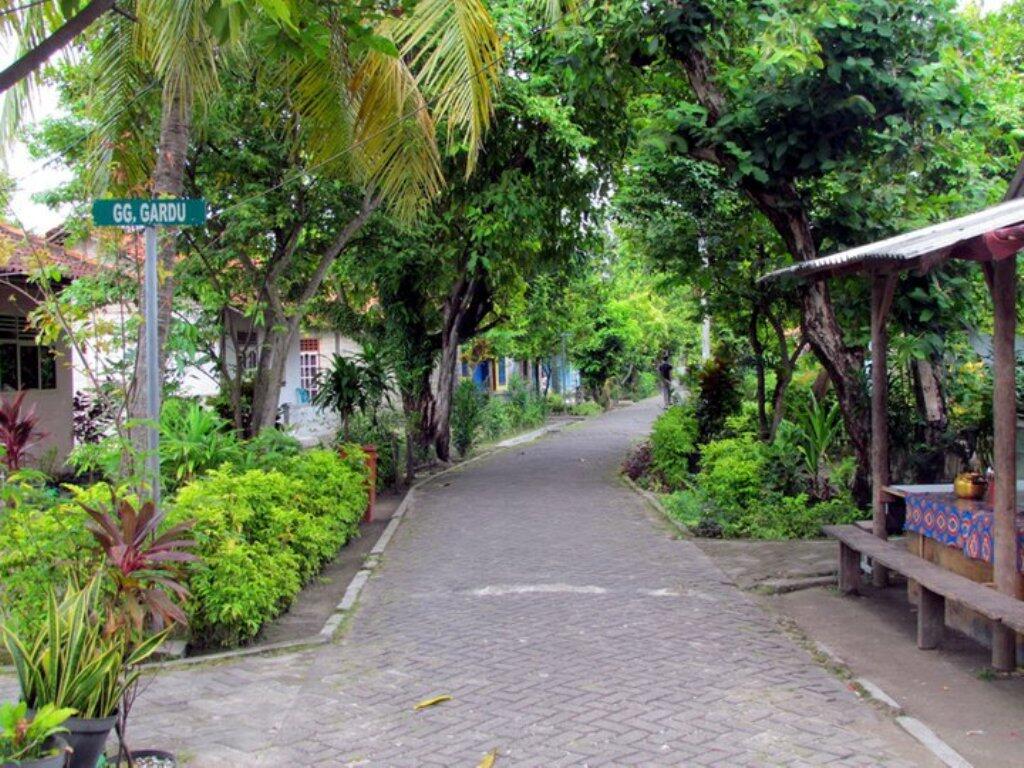 PANTAI PASIR PERAWAN: Sensasi Wisata Pantai Kuta di Jakarta