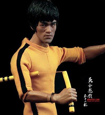 baju ketat kuning yang sangat melegenda itu di lelang gan ....(BRUCE LEE)
