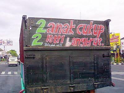TULISAN TULISAN TRUK YG BIKIN KITA NGAKAK ..
