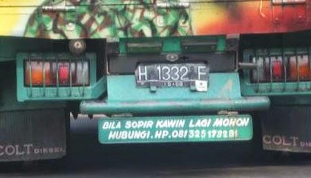 TULISAN TULISAN TRUK YG BIKIN KITA NGAKAK ..