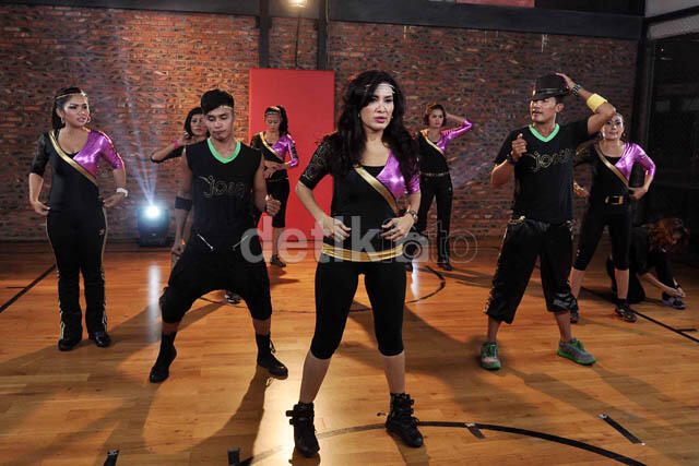 &#91;HOT&#93; Liza Natalia Jadi Juri Dangdut Di Amerika Serikat