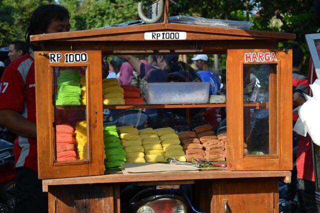 -- Jajanan Tradisional Yang Ngangenin Bikin Ngiler --
