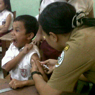 BOCAH ANTI JARUM SUNTIK :v