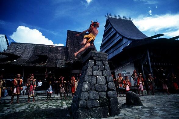 5 Fakta Menarik Tentang Suku Nias