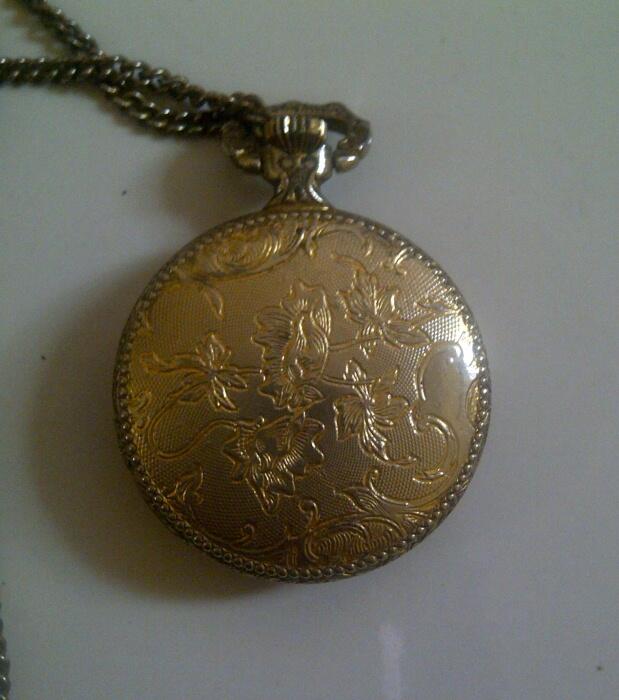 Minta tulung gan.. pocket watch merk "ilona" swiss, ori swiss kah??