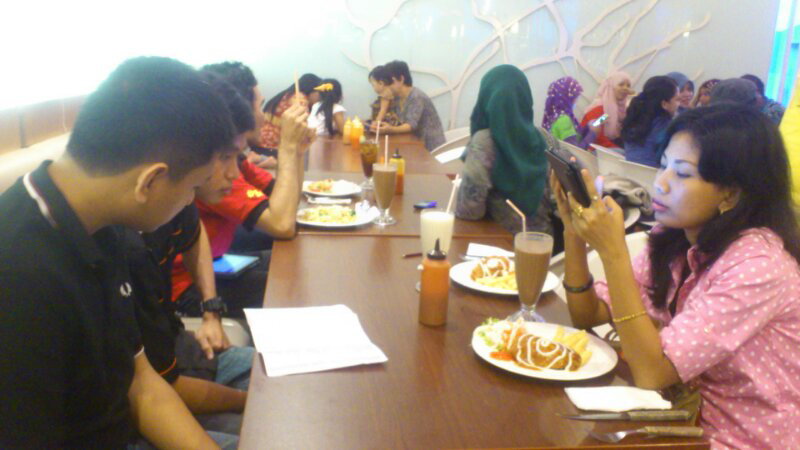 &#91;Field Report&#93; Gathering &amp; undangan makan bersama @SolariaID