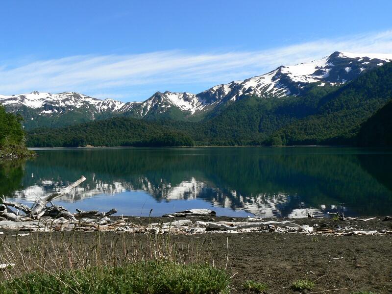 Nikmatnya Hiking di Taman Nasional Chile