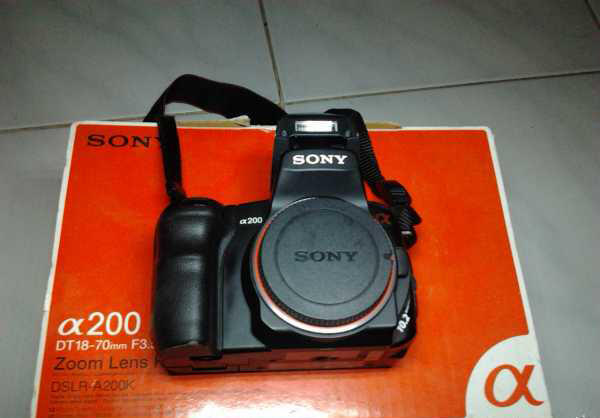 Sony Alpha 200
