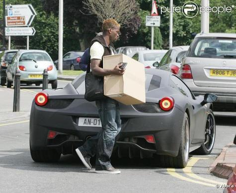 8 Pemain Bola Tersohor Dunia, Pernah Hancurkan Mobil Mereka!