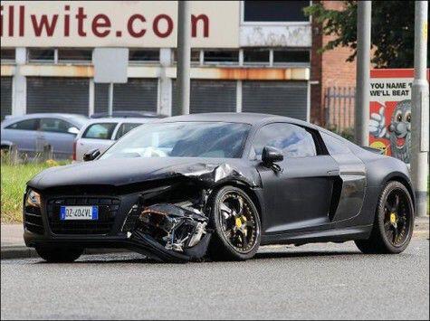 8 Pemain Bola Tersohor Dunia, Pernah Hancurkan Mobil Mereka!