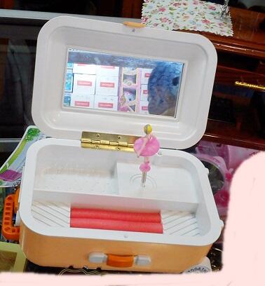 lOVE Music Box, Kotak musik