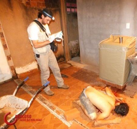Aseli bejatnya...!! korban disuruh nungging dulu, abis nungging terus dieksekusih