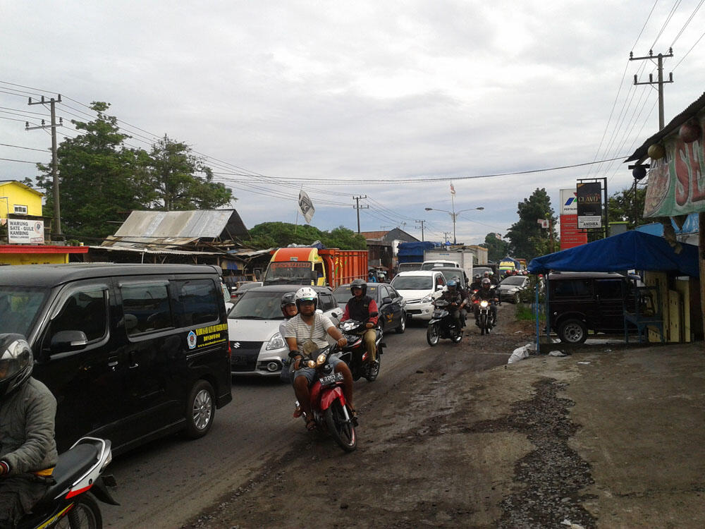 jalur arah lawang menuju malang macet