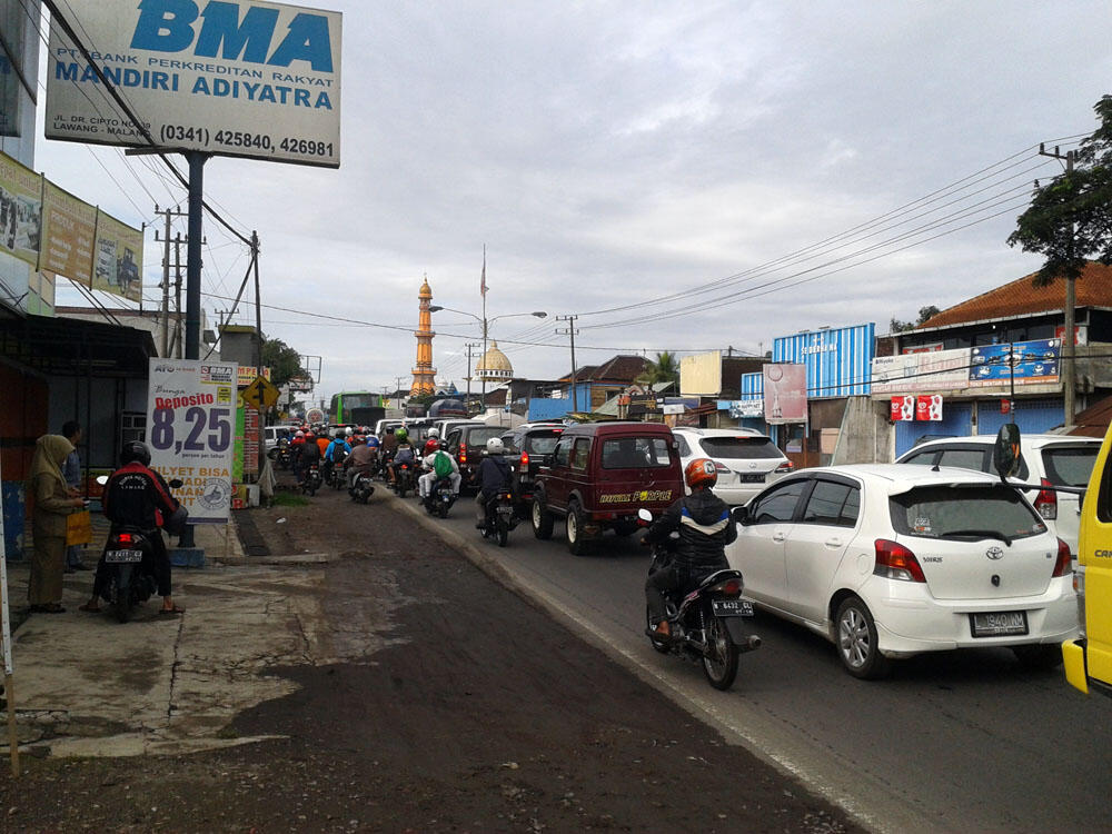 jalur arah lawang menuju malang macet