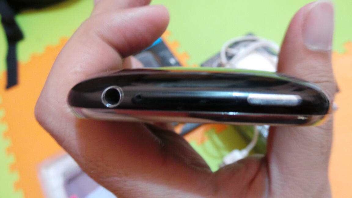 iPhone 3GS fullset Black (+banyak bonus nya)