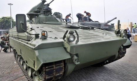 Tank Leopard Jadi
'Bintang' di Surabaya