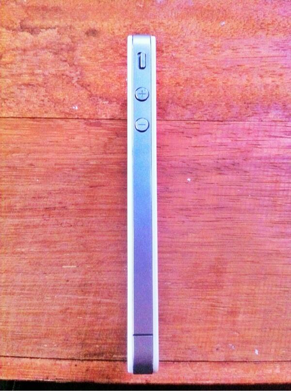 WTS iPhone 4 GSM Mulus Garansi panjang