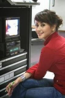 Presenter wanita yang Cantik Jelita