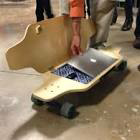 Briefskate-Papan skateboard sekaligus sekaligus penyimpan gadget