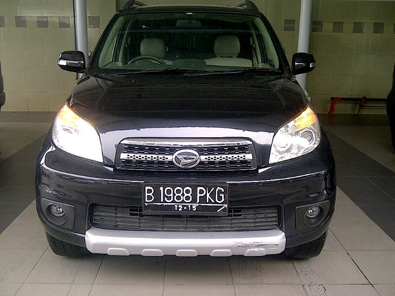 Daihatsu Terios TX hitam matic 2010,harga nego