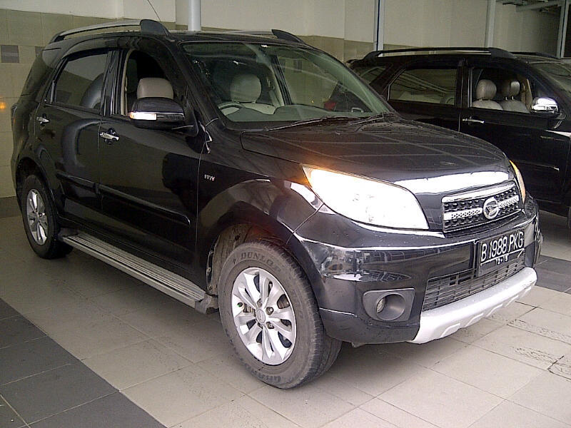 Daihatsu Terios TX hitam matic 2010,harga nego