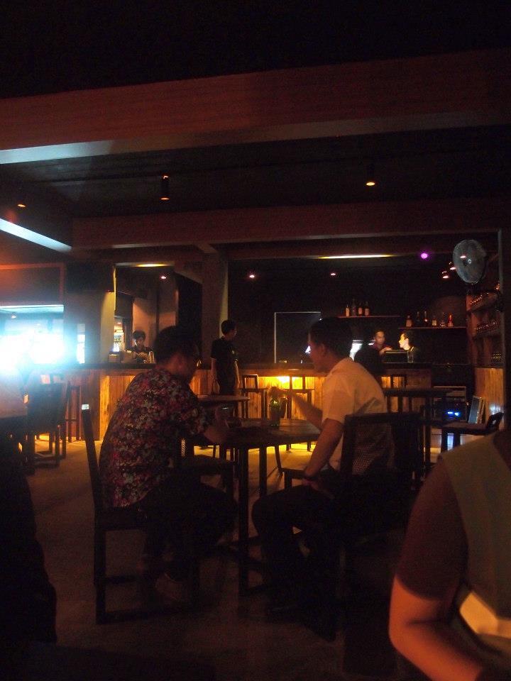 BEER BROTHER Bar & Kitchen (Waiter, pelayan, PR, Host, Kichen, Bartender)