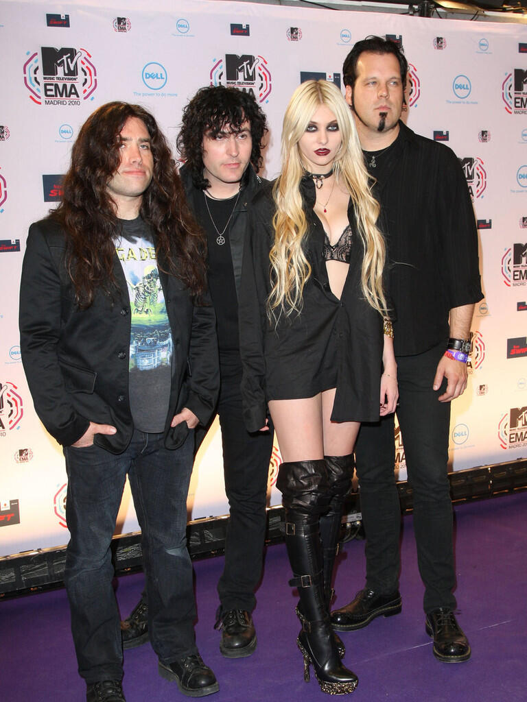 Metamorfosis TAYLOR MOMSEN,, Dari Cewek Imut Sekarang Jadi Liar,,,Miley mah lewat....