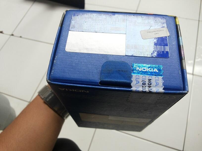 JUAL NOKIA LUMIA 820 BARU MAIH SEGEL