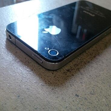 iphone 4 16gb fu Malang pasti murah.. cek dulu