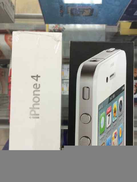 Iphone 4 / 4G CDMA 16GB dan 32GB Bandung BINB Bandung Murmer!!!