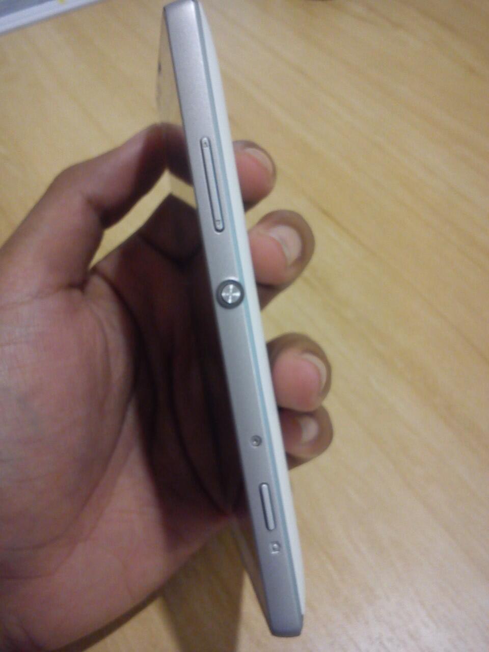 Xperia SP fullset + Garansi + Bonus tt e1 451g