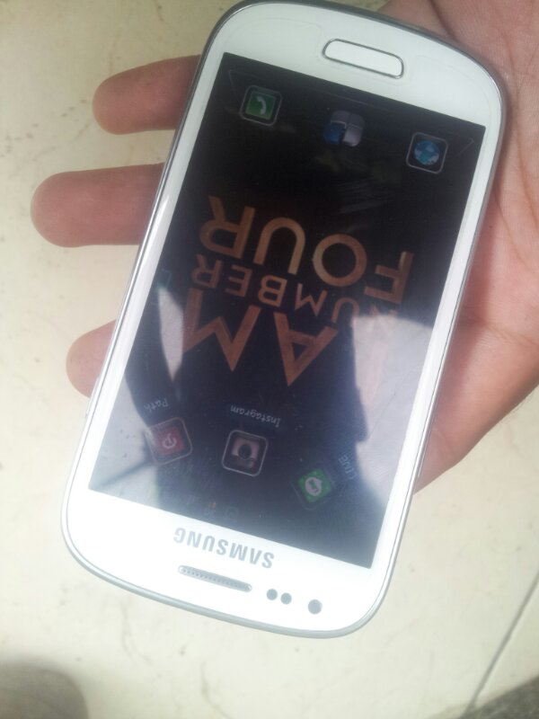samsung galaxy S3 mini white