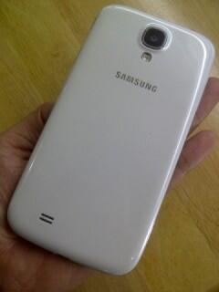 WTS Samsung S4 I-9500 white grs agustus 2014 + bonus