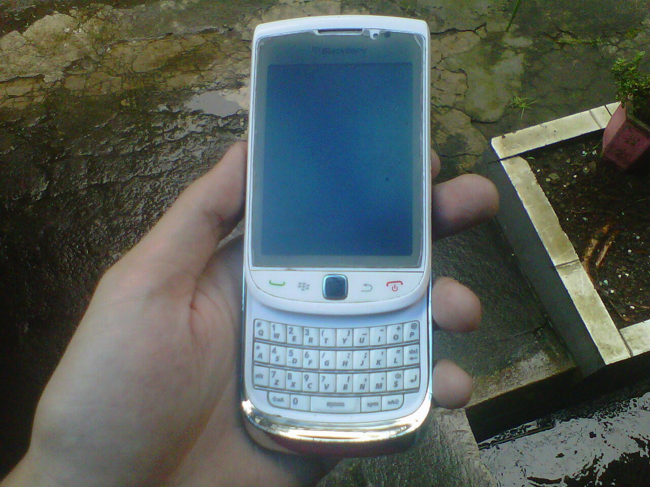 BB Torch 9800 White. Body Mulus n Orisinil, masih garansi, COD SOLO