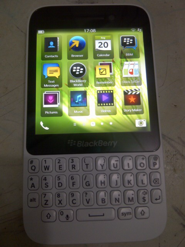 blackberry Q5 white batangan