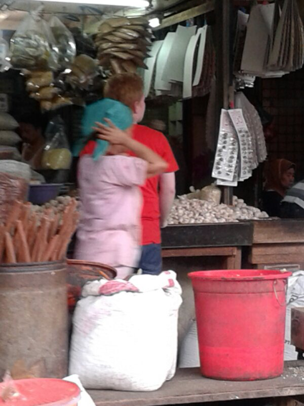 ternyata buka cuma orang indo yang ke pasar induk kramajati