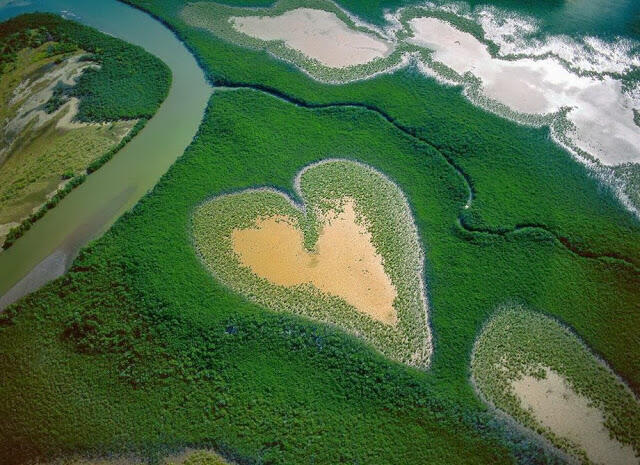 &#91;Beauty Inside&#93; Danau-Danau Indah yang Berbentuk Hati