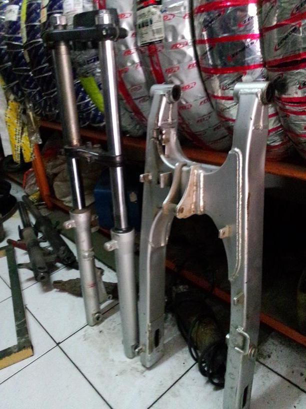 WTS shock depan + arm mega pro bandung