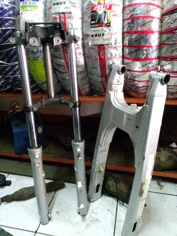 WTS shock depan + arm mega pro bandung