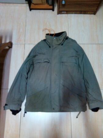 Jaket The North Face, Jaket Escape, Sepatu Outdoor Columbia, Celana Cargo Uniqlo