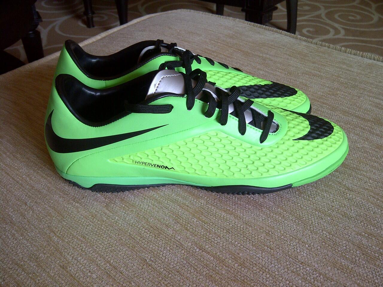 WTS / JUAL : NIKE HYPERVENOM PHELON GREEN TF SIZE 40,5 and IC SIZE 43 MURAH ORIGINAL