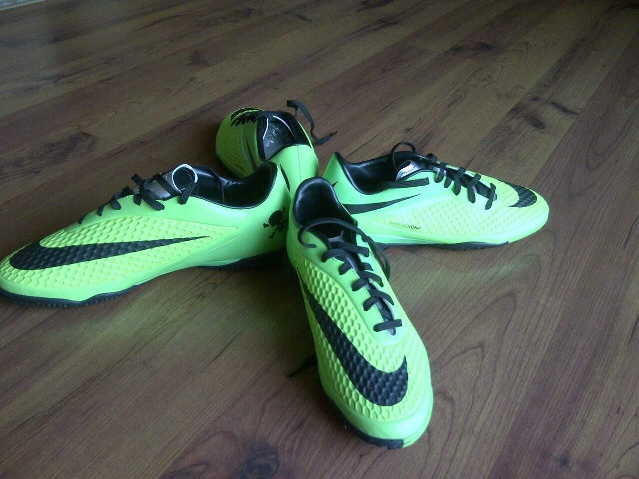 WTS / JUAL : NIKE HYPERVENOM PHELON GREEN TF SIZE 40,5 and IC SIZE 43 MURAH ORIGINAL
