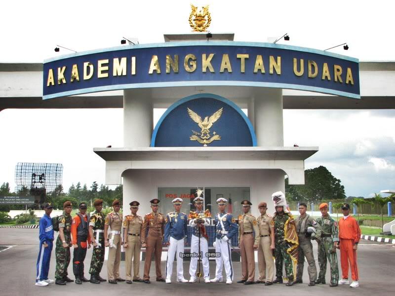 Taruna Akademi Angkatan Udara RI (AAU) tewas ditusuk di fly over pasopati Bandung 
