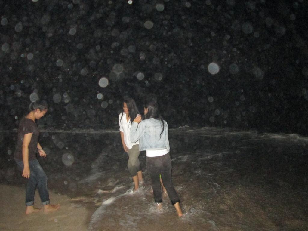&#91;ASK&#93; Nanya kenapa foto ini banyak banget orbs nya, di jimbaran bali gan!