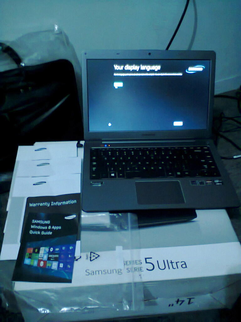 Samsung ATIV BOOK 5 NP530U4E-S01ID belum satu bulan harga nego