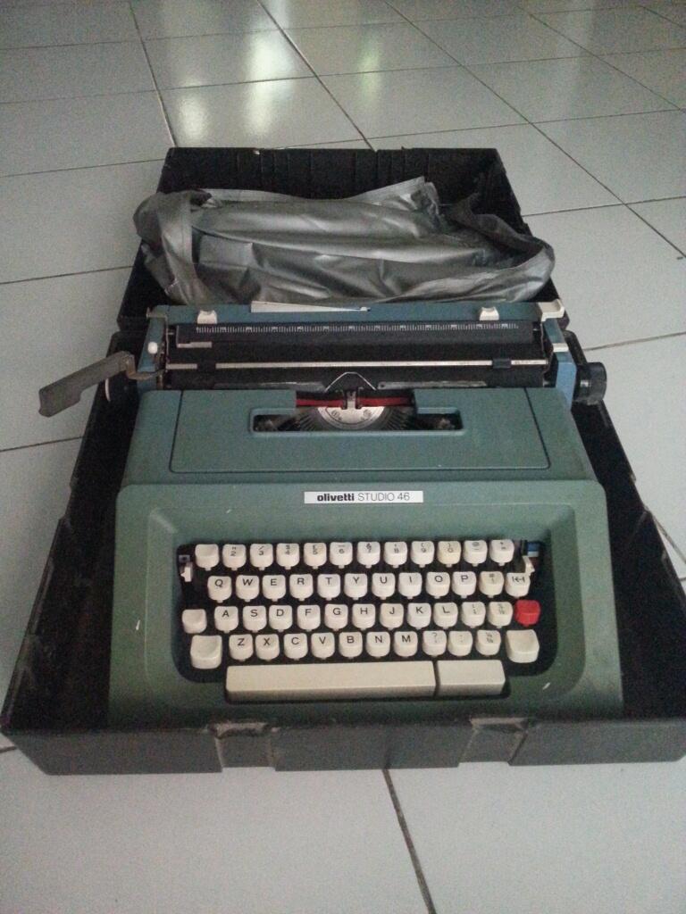 Mesin Tik Olivetti Studio 46
