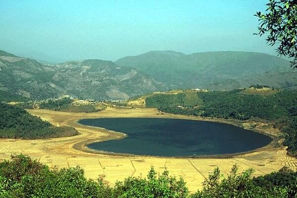 &#91;Beauty Inside&#93; Danau-Danau Indah yang Berbentuk Hati