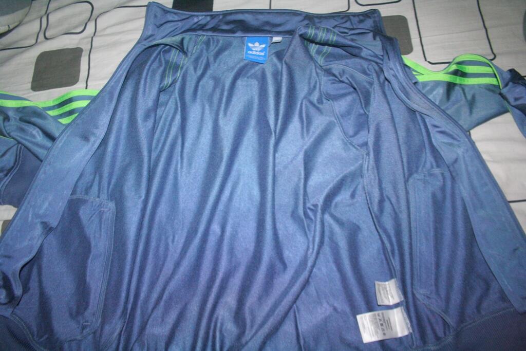 (cuci gudang 2) WTS jaket adidas ori 100000% BANDUNG-CIMAHI