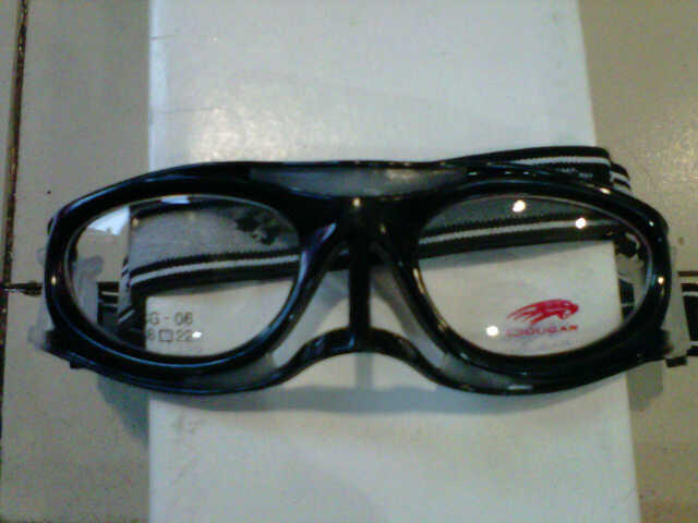 NEW MODEL GOGGLE FOR SPORT